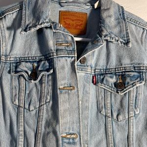 Denim Levi’s jacket